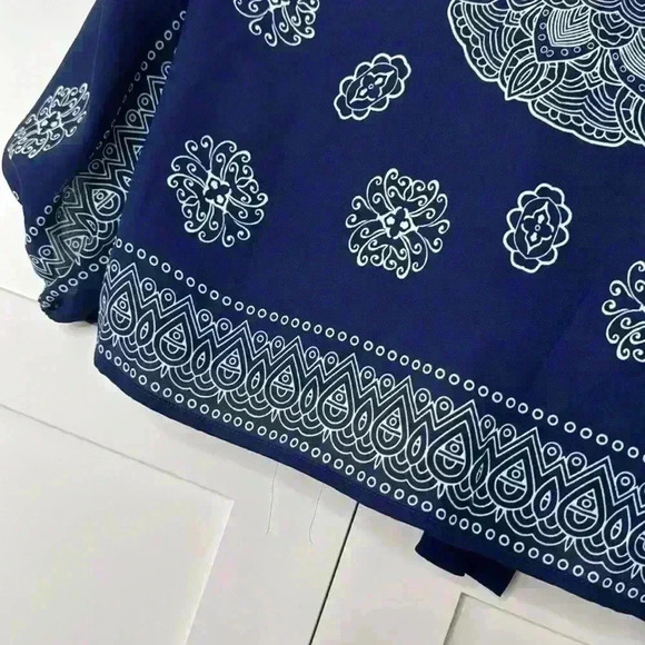 Vince Cumato Boho style Navy Blue with Tie in front size Small 3/4 sleeve - Picture 12 of 13